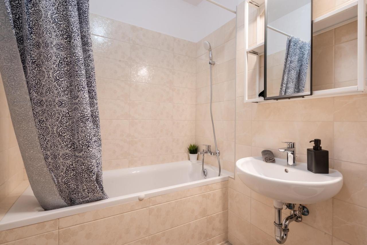 Szabolcs Apartments บูดาเปสต์ ภายนอก รูปภาพ